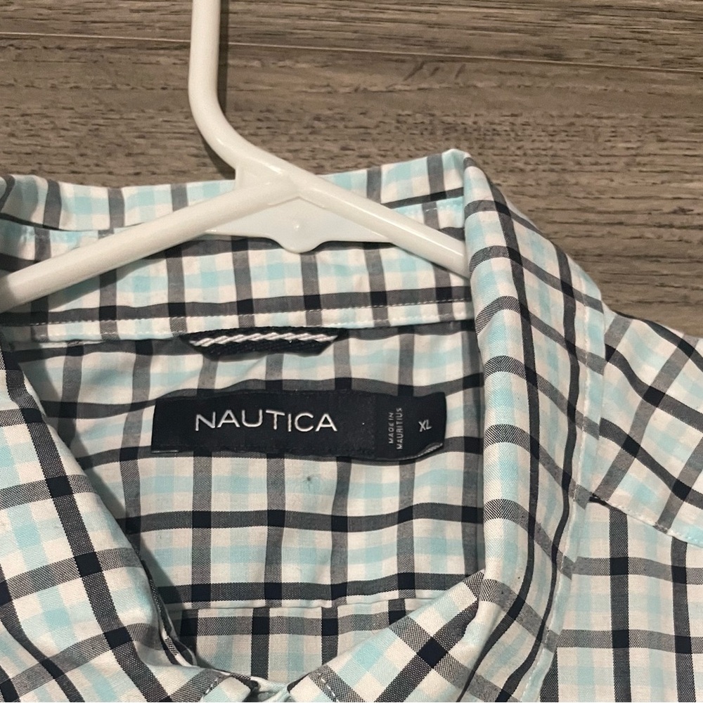 Men’s Nautica short sleeve button-up - Picture 4 of 4